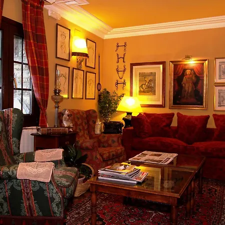 Almud Hotel 2*
